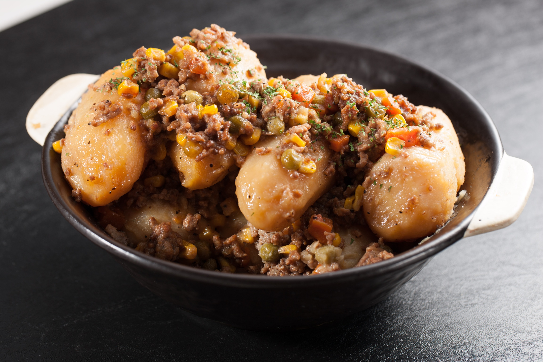 バター香るバンバンの洋風肉じゃが